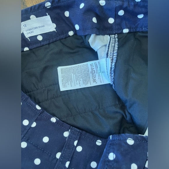 GAP Women's Downtown Khaki Shorts navy white polka dots Sz. 12 NWT - Picture 8 of 8